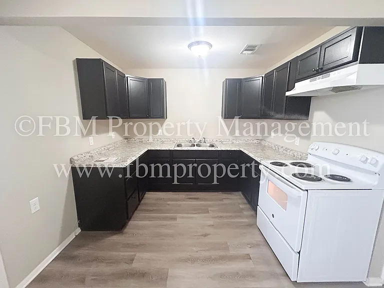 101 W Latimer St #A — Photo 7