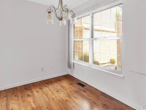 5th image of 43913 Stoney Ln