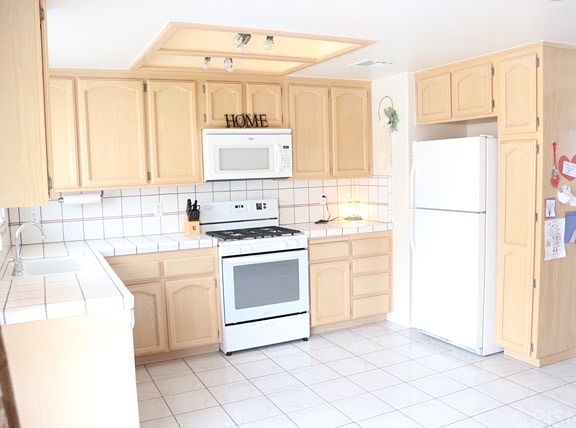 4th image of 42827 Montello Dr