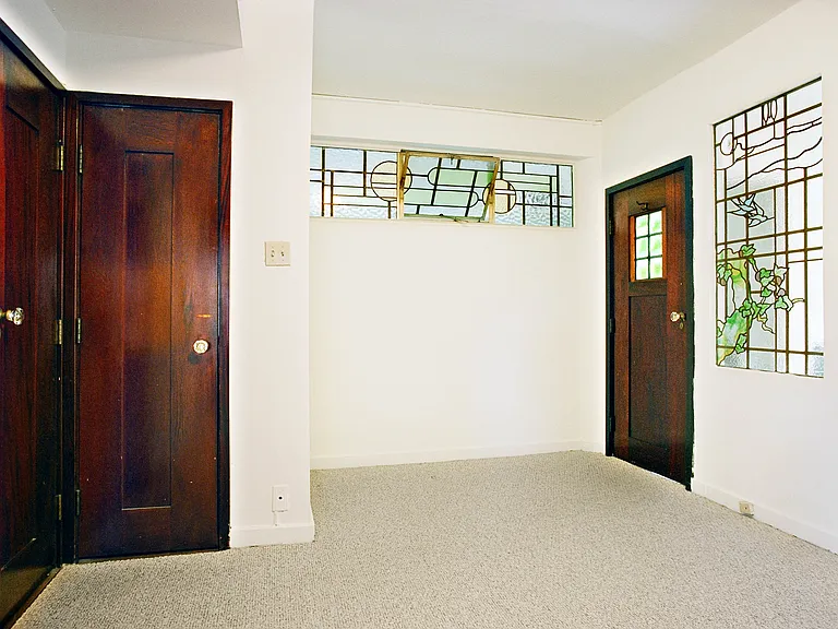 Highland Towers — Photo 17