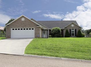 703 Fox Landing Ln, Knoxville, TN 37922