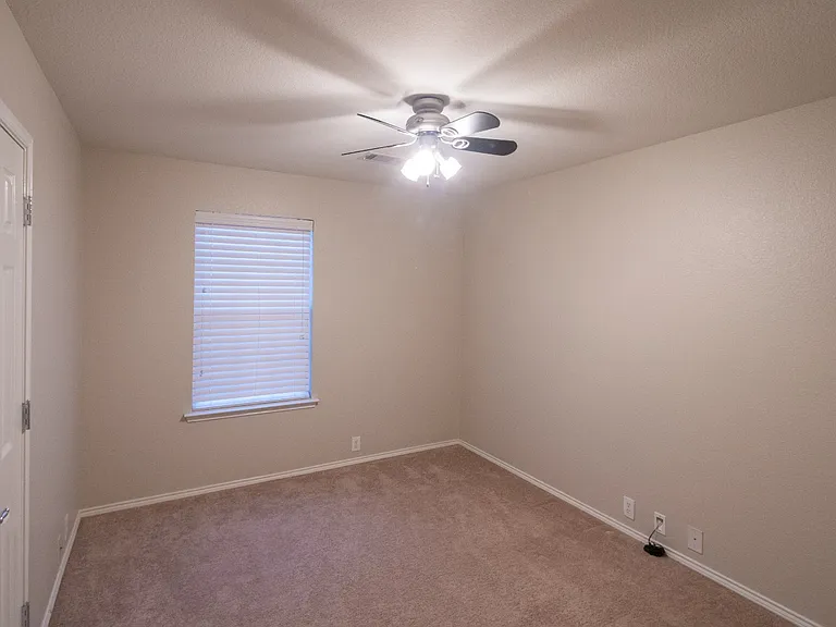 2215 Canterbury Park Dr — Photo 19