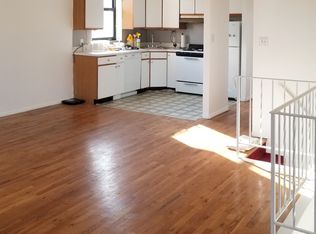 31-34 12th St #3, Astoria, NY 11106