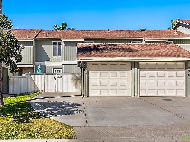 1 Car garage and plenty of parking, plus parking in the cul de sac