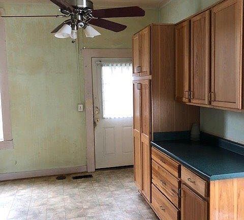 4th image of 613 Woodland Ave