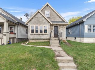 2051 S 55th St, West Allis, WI 53219