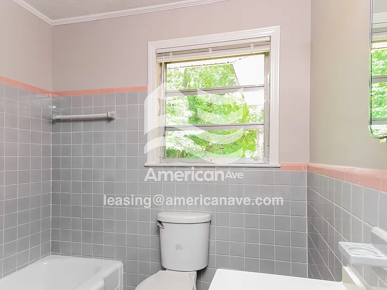 5140_008_main_bathroom_12841719.jpg