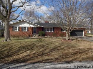 17 Mishawaka Dr, Rochester, IL 62563