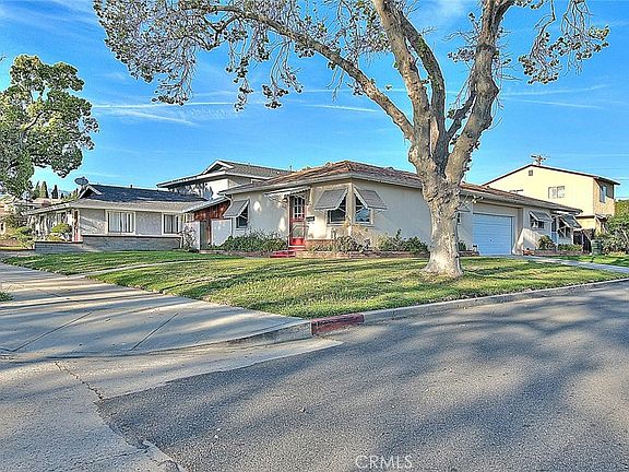 2nd image of 5804 Primrose Ave