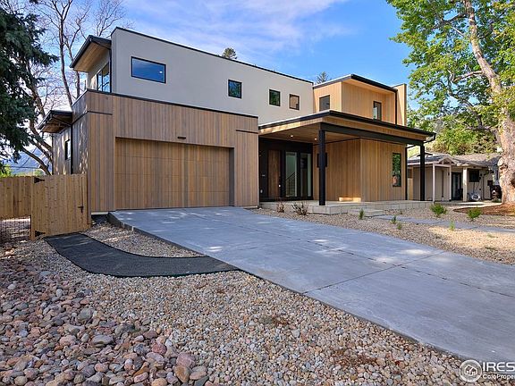 2nd image of 864 Iris Ave