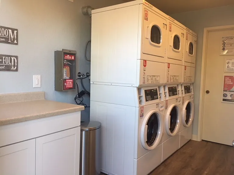 Crestline Apartments — Photo 15