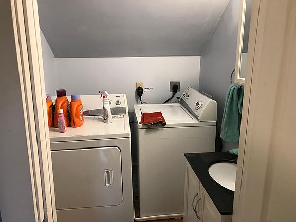 3rd image of 1019 21st Ave SE #2