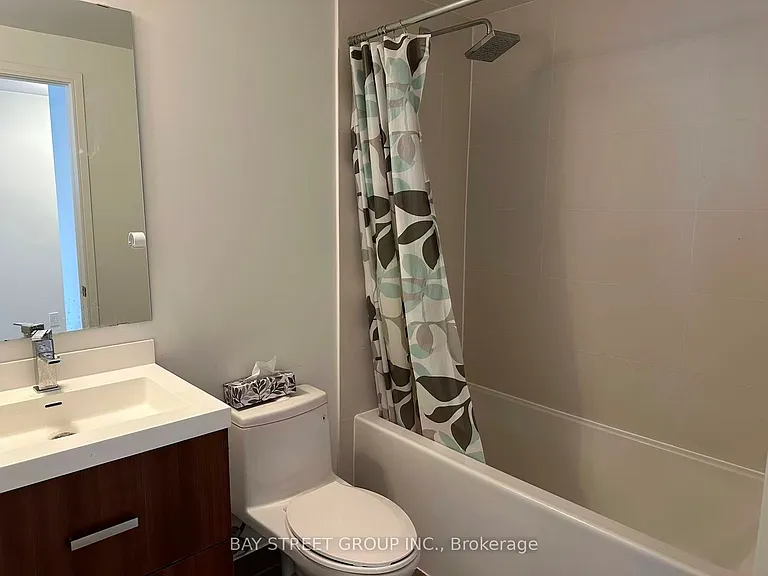50 Wellesley St E #3709 — Photo 8