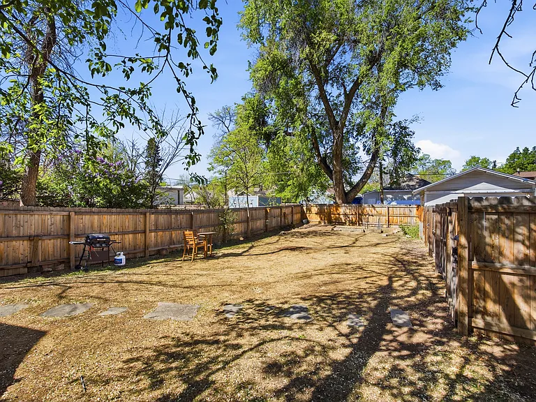 817 Mathews St — Photo 20