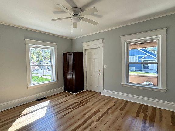 3rd image of 901 Logan St SE #1