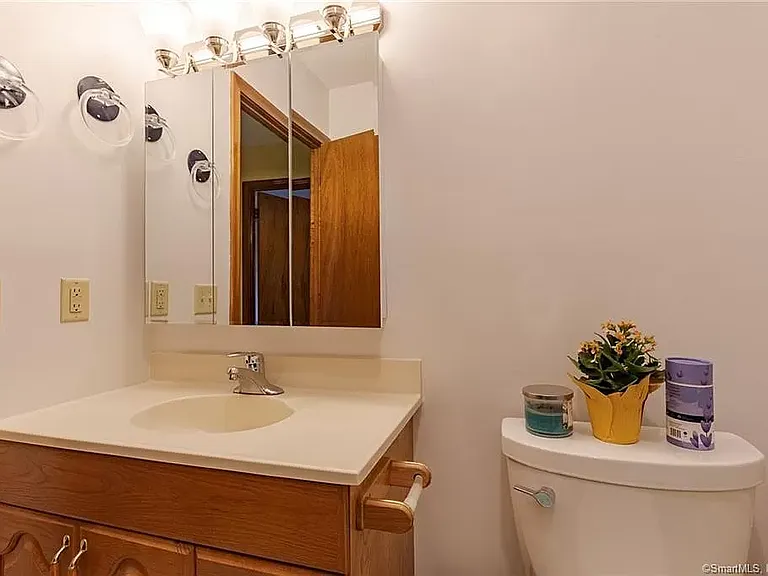 601 Twin Circle Dr #601 — Photo 15