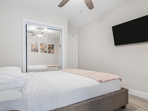 3rd image of 1133-1137 NE 17th Ave #2