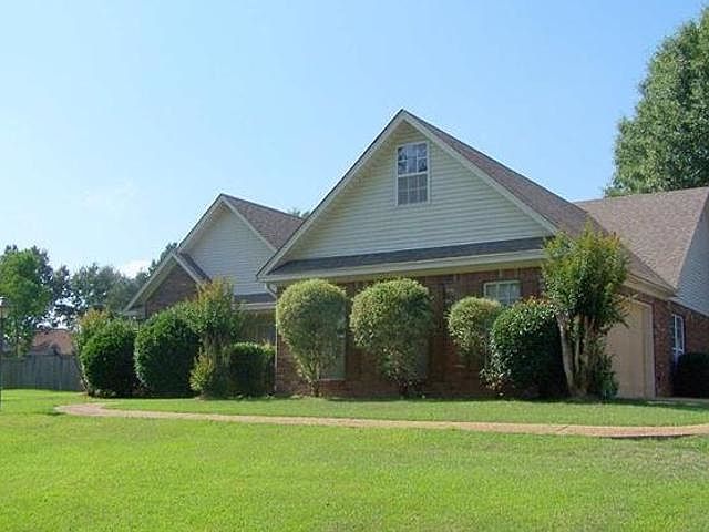 2nd image of 121 Arrow Dr
