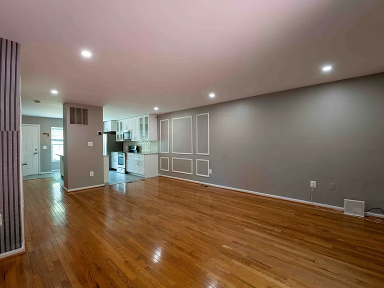 18246 Fox Chase Cir — Photo 21