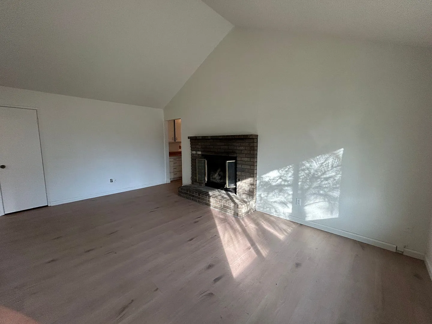 2897 - Diva Investments LLC — Photo 2