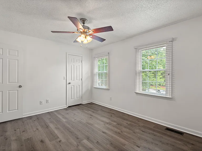 5018 Marigold Way — Photo 17