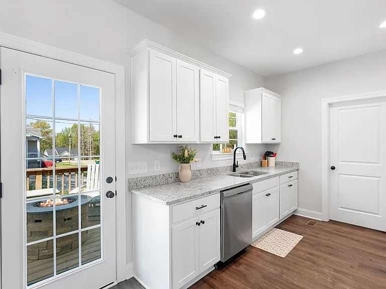 391 Elm Ave — Photo 15