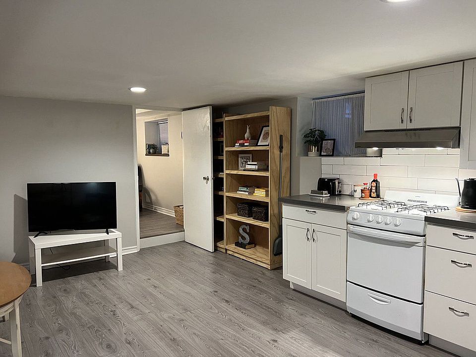 2nd image of 4973 Huron St