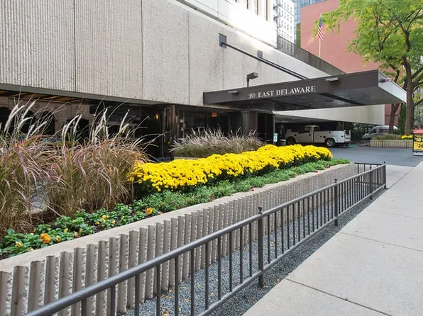 200 E Delaware Pl APT 18F, Chicago, IL 60611