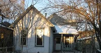 1044 Elm St photo 1