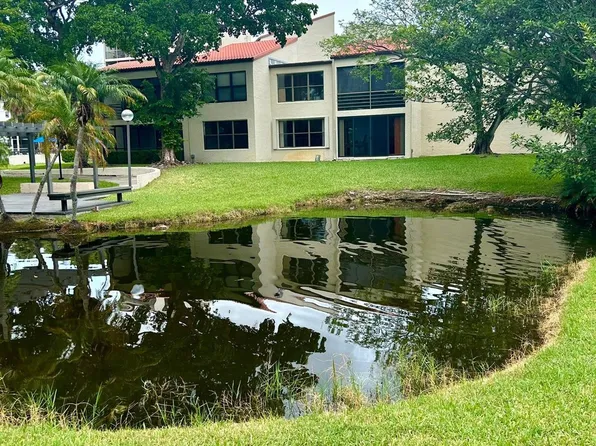 2320 S Cypress Bend Drive #404, Pompano Beach, FL 33069