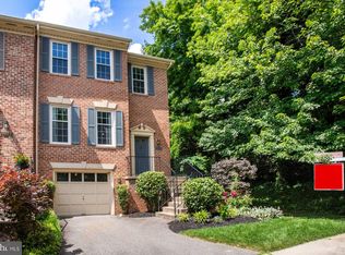5935 Woodfield Estates Dr, Alexandria, VA 22310