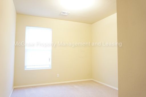 3rd image of 5715 N 33rd St #5717