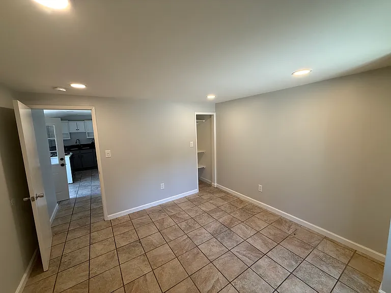 1050 Saint Louis Ave #1 — Photo 7