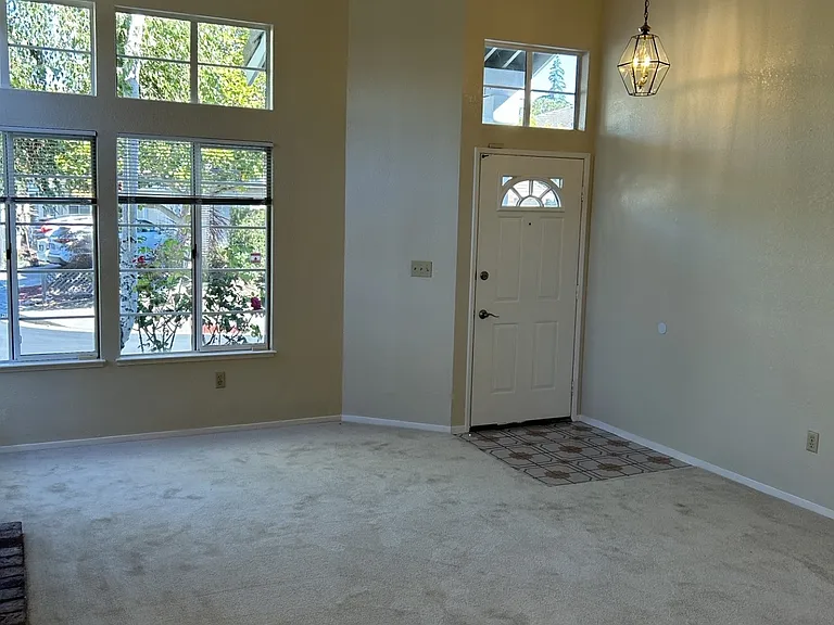 112 Oneil Cir — Photo 9