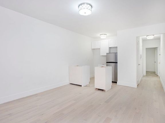 2nd image of 343 E 51st St #3H3