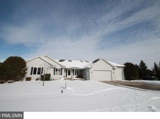 2670 Shadow Wood Ct, Chaska, MN 55318