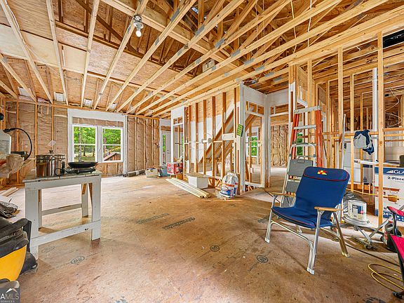 3rd image of 2847 Lakeshore Dr