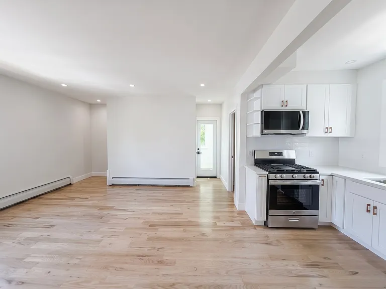 10 Pearl St #2 — Photo 7