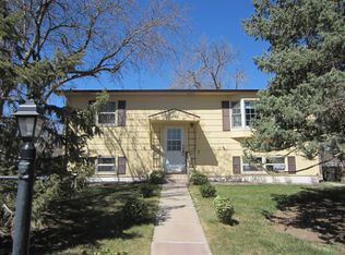 438 S 19th St, Hot Springs, SD 57747