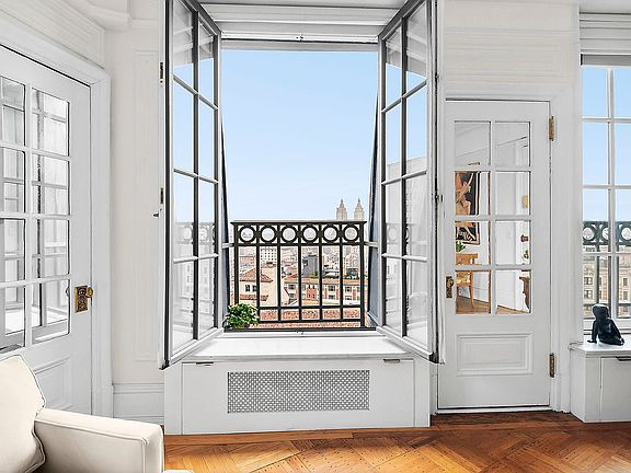 3rd image of 2109 Broadway APT 1667