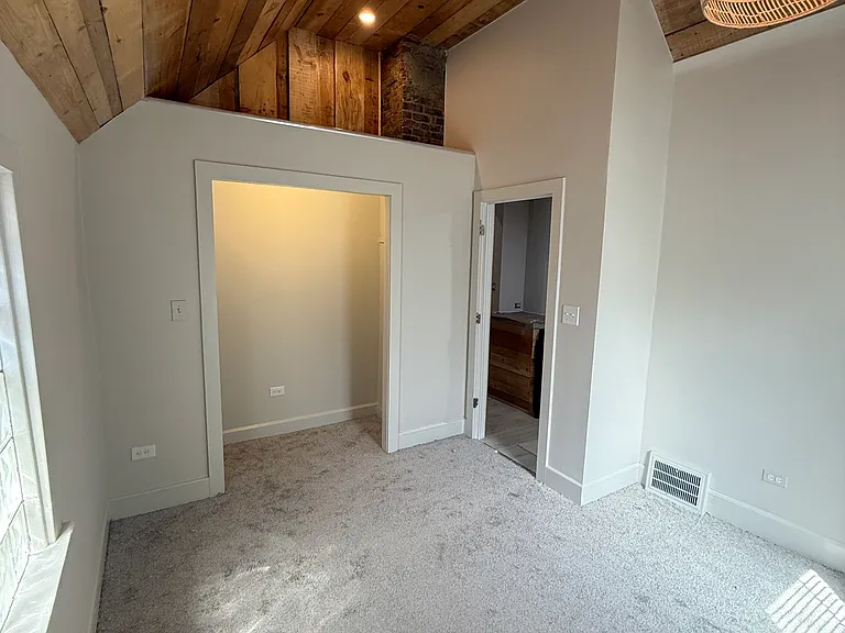 7103 Elton Ave — Photo 2