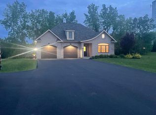 194 Brookwood Rd, Waterford, NY 12188