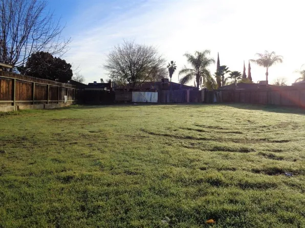 4554 N Woodson Ave, Fresno, CA 93705