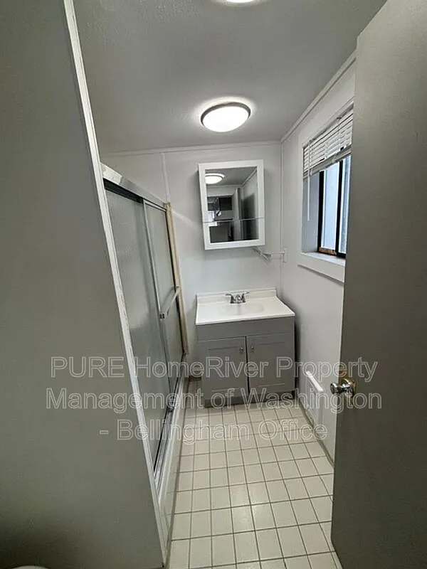 Studio, 1.0 bath, 225 sqft, $750 — Photo 4