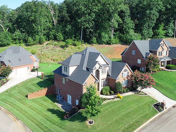 2nd image of 267 Brooke Valley Blvd