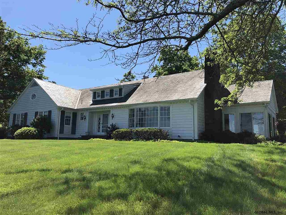 1st image of 23 Langstaff Ln