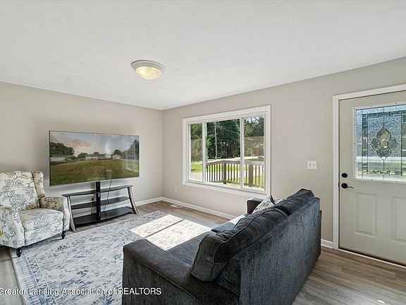 2nd image of 3859 Delano Dr
