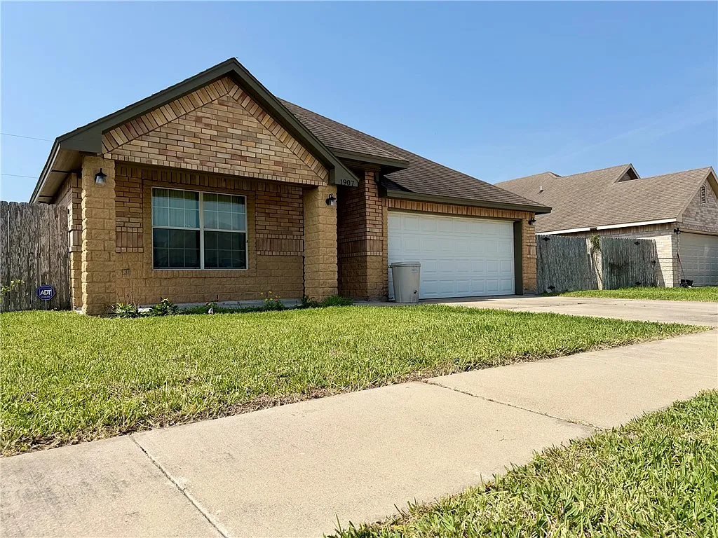 3 bed, 3.0 bath, 1627 sqft, $2,000 — Photo 1