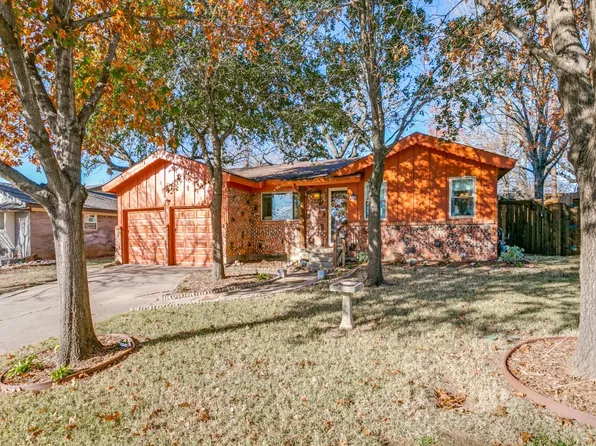 602 Clebud Dr, Euless, TX 76040