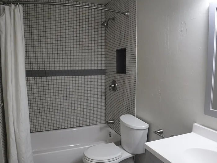 556 Montana Ave — Photo 16